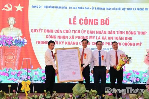 Phong Mỹ đón nhận Quyết định công nhận xã An toàn khu