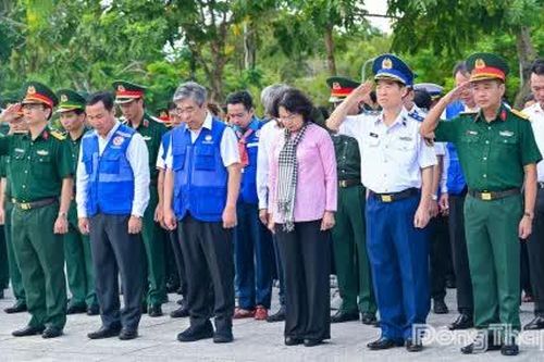 Đoàn công tác Chương trình 'Vì biển đảo quê hương, vì tuyến đầu Tổ quốc' tổ chức các hoạt động tại Côn Đảo