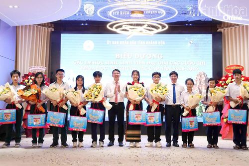 CHÀO MỪNG ĐẠI HỘI LIÊN HIỆP CÁC HỘI KHOA HỌC VÀ KỸ THUẬT TỈNH KHÁNH HÒA NHIỆM KỲ 2026 - 2031: Phát huy vai trò của đội ngũ trí thức trong kỷ nguyên mới
