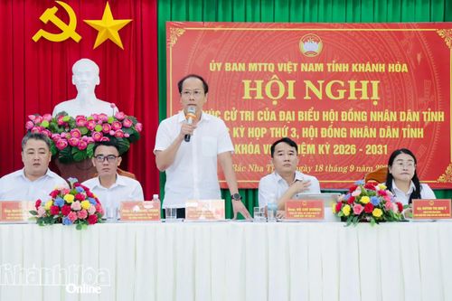 Phó Bí thư Tỉnh ủy, Chủ tịch Ủy ban MTTQ Việt Nam tỉnh Nguyễn Khắc Hà tiếp xúc cử tri phường Bắc Nha Trang
