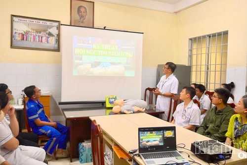 Trung tâm Cấp cứu 115: Tập huấn kỹ năng hồi sinh tim phổi và sử dụng máy khử rung tim tự động