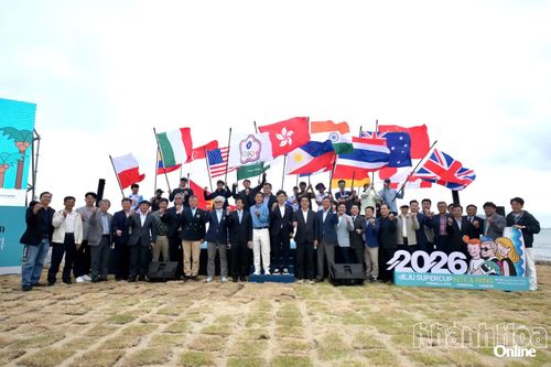 Phó Chủ tịch Thường trực UBND tỉnh Nguyễn Long Biên dự khai mạc Giải Jeju Super Cup Kite & Wing 2026