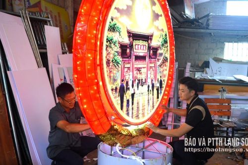 Đèn lồng kể chuyện xứ Lạng