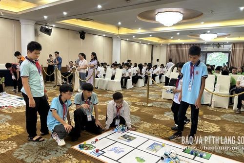 Khơi nguồn sáng tạo từ sân chơi Robotics