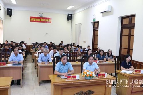 Hội nghị báo cáo viên trung ương tháng 9