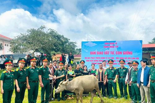 Cùng dân dựng cuộc sống mới nơi biên giới