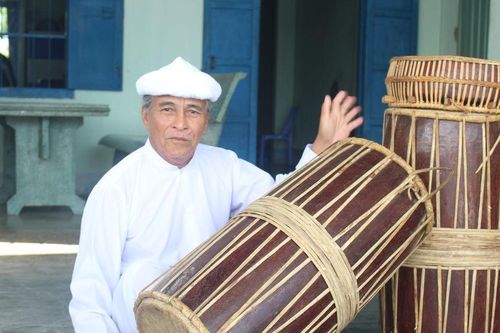 Giữ hồn nhạc cụ Chăm từ những nhịp trống