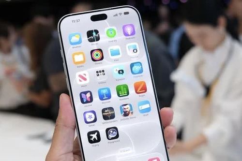 Vì sao Apple giữ lại Dynamic Island dù nhiều hãng đã bỏ camera đục lỗ?