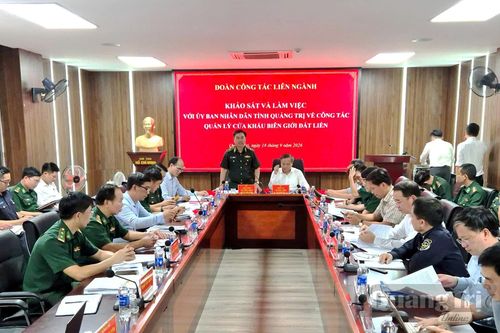 Kết hợp chặt chẽ giữa phát triển kinh tế cửa khẩu với bảo đảm quốc phòng-an ninh