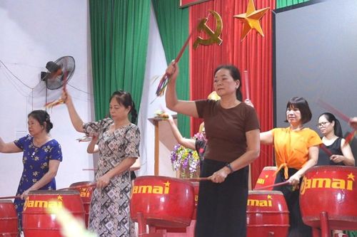 Gìn giữ nhịp trống hội quê hương
