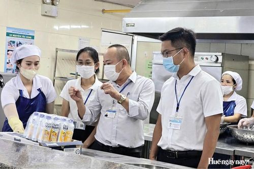 An toàn thực phẩm từ bếp ăn tập thể
