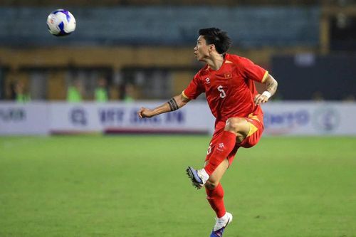 Vì sao Đoàn Văn Hậu bị gạch tên ở tuyển Việt Nam dù vừa vô địch AFF Cup 2026?