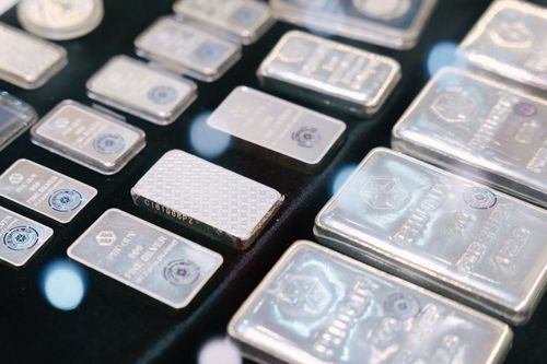 Ngày 18/9: Giá bạc tăng mạnh sau quyết định lãi suất của Fed