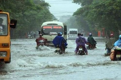 Ứng phó mưa, lũ: Di dời hơn 2.800 hộ dân đến nơi an toàn