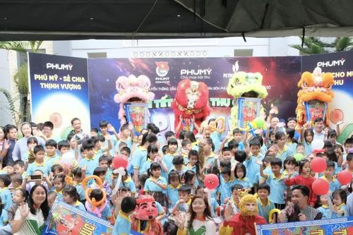 PVFCCO - Phú Mỹ mang Tết Trung thu đến con em nhà nông