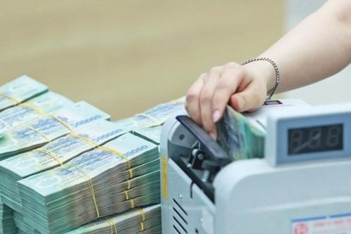Người dân gửi hơn 11,2 triệu tỷ đồng vào ngân hàng giữa làn sóng lãi suất neo cao