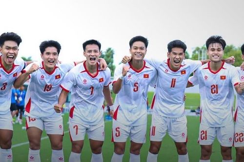 U23 Việt Nam thắng Philippines, vươn lên đầu bảng ASIAD 2026