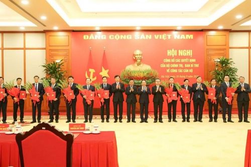 Công bố 12 quyết định của Bộ Chính trị, Ban Bí thư về công tác cán bộ