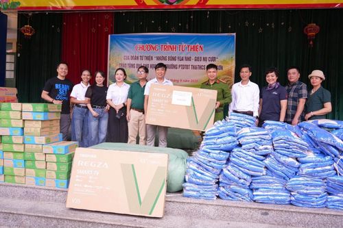 Gói ghém yêu thương, trao niềm vui đến trường cho học sinh vùng cao Tuyên Quang