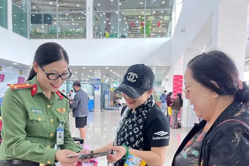 Giữ vững an ninh hàng không, bảo đảm an toàn cho người dân