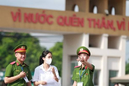 Hướng dẫn quy trình làm bài thi Văn bằng 2 Công an trên máy tính