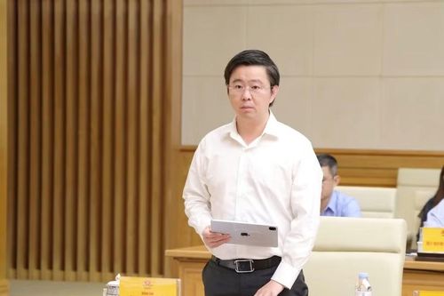 Lấy dữ liệu làm trung tâm và ưu tiên ứng dụng AI