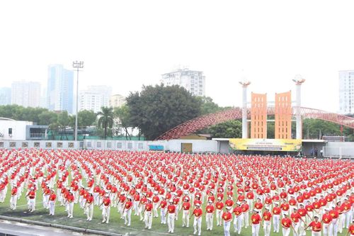 Người cao tuổi Thủ đô đồng diễn dân vũ, đạt kỷ lục Việt Nam