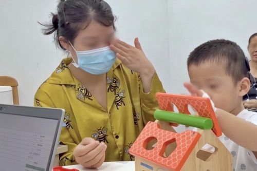 Lần đầu Việt Nam cấy điện cực thính giác thân não cho trẻ điếc bẩm sinh