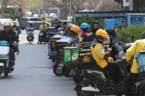 Trung Quốc bảo vệ quyền lợi cho 84 triệu lao động nền tảng số như thế nào?