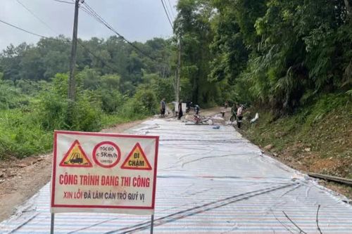 Tạm thời cấm phương tiện lưu thông qua tuyến Đông Giang - Lạc Long 2 (xã Nam Tuấn) để thi công