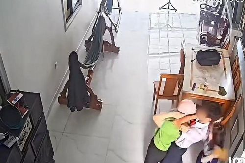 Vụ nam sinh siết cổ, đánh người thân: Cơ quan chức năng thông tin vụ việc