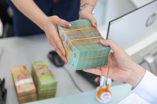 Tiền gửi dân cư vào ngân hàng tiếp tục lập kỷ lục