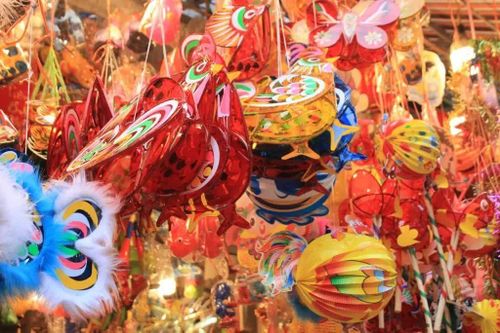 Mua đồ chơi Trung thu cho trẻ, đừng chỉ nhìn vào giá và mẫu mã, đây là tiêu chí cha mẹ cần quan tâm