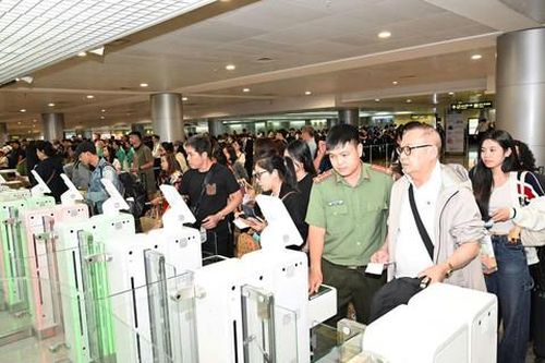 Công an cửa khẩu Cảng Hàng không quốc tế Tân Sơn Nhất: Vì những chuyến bay an toàn:  Bài cuối: Tạo nên những chuyến bay thân thiện