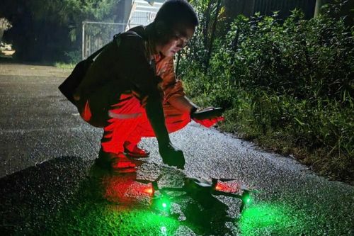 Điện lực Thạch Thất dùng công nghệ để giám sát mưa bão giữ an toàn lưới điện