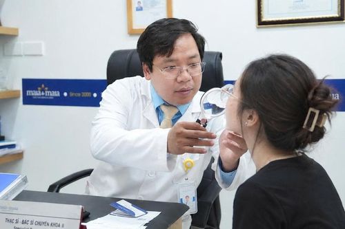 Tin lời 'sạch mụn sau 3 ngày', nữ sinh nhập viện với mặt sưng phù 'như ong đốt'