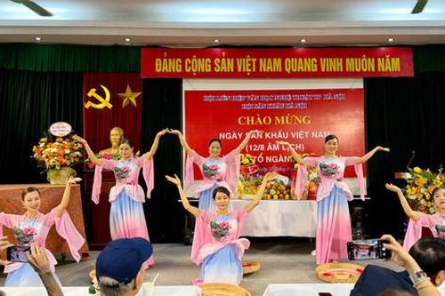 Nghệ sĩ sân khấu Hà Nội hướng về Ngày Sân khấu Việt Nam