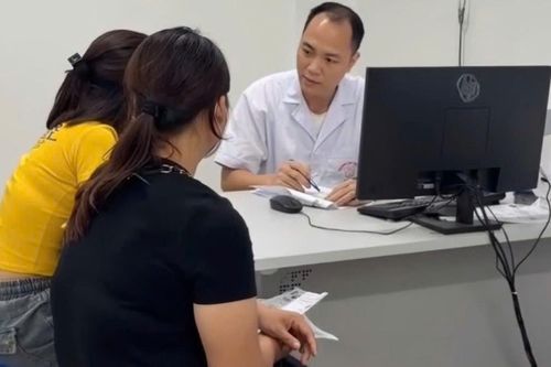 Bác sĩ khuyến cáo 6 việc cần làm ngay trong và sau mưa ngập