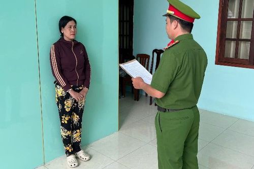 Khởi tố 2 đối tượng tàng trữ 3.730 bao thuốc lá lậu ở An Giang