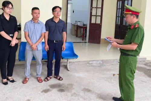 Khởi tố 3 bị can liên quan 18 hóa đơn xăng, dầu