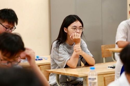 Bỏ điểm cộng IELTS trong tuyển sinh đại học: Phụ huynh lo lắng, chuyên gia nói gì?