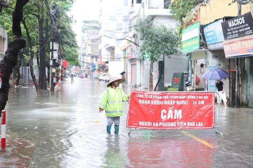 Từ nay đến cuối năm còn 8-10 đợt mưa lớn, miền Bắc tạnh ráo đến cuối tháng 9