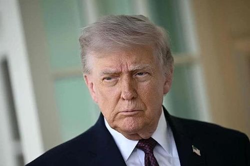 Tổng thống Trump 'cấm cửa' 3 hãng truyền thông tiếp cận Nhà Trắng