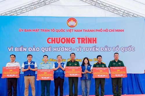 'Trăng thu Biên cương' lan tỏa nghĩa tình nơi đảo xa