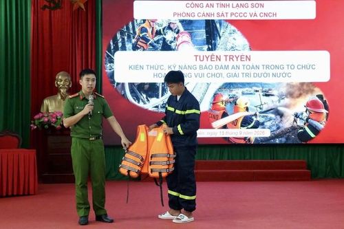 Lạng Sơn bảo đảm an toàn trong hoạt động vui chơi, giải trí dưới nước