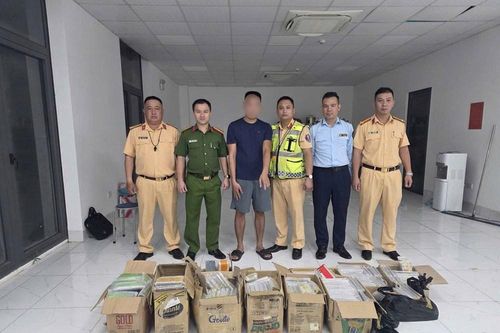 Thu giữ hơn 1.200 chiếc iPhone không hoá đơn trị giá trên 9 tỉ đồng