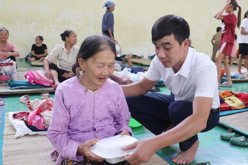 Khắc phục nhanh hậu quả mưa lũ, ổn định đời sống và sản xuất của nhân dân