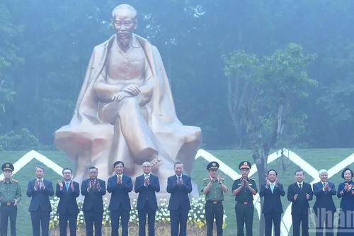 Tổng Bí thư, Chủ tịch nước Tô Lâm dự Lễ kỷ niệm 72 năm Ngày Bác Hồ về thăm Đền Hùng
