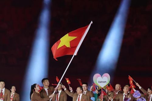 Lá cờ Việt Nam tung bay tại lễ khai mạc Asian Games 20