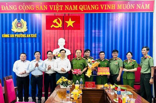 Khen thưởng Công an phường An Khê về thành tích nổi bật trong cao điểm 45 ngày đêm